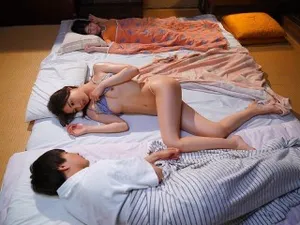 Em bán hàng rong địt nhau với khách buồi to