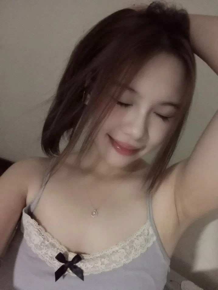 Lén đụ mẹ kế khi về quê